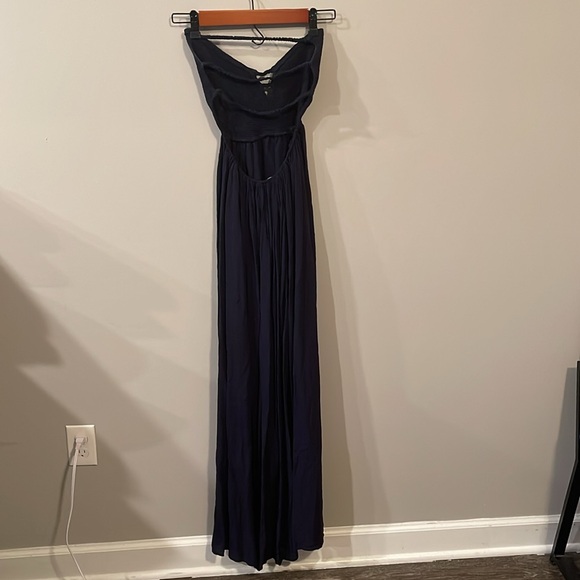 Navy blue backless maxi dress. - Picture 2 of 3